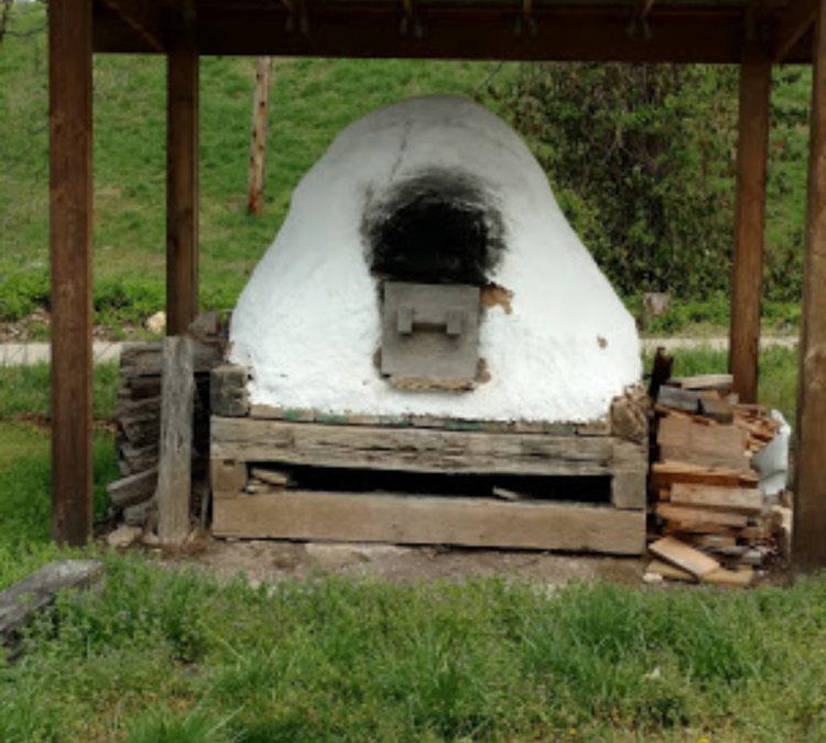 Old Cabin and Oven (Museum) (Potosi,&nbspMO)